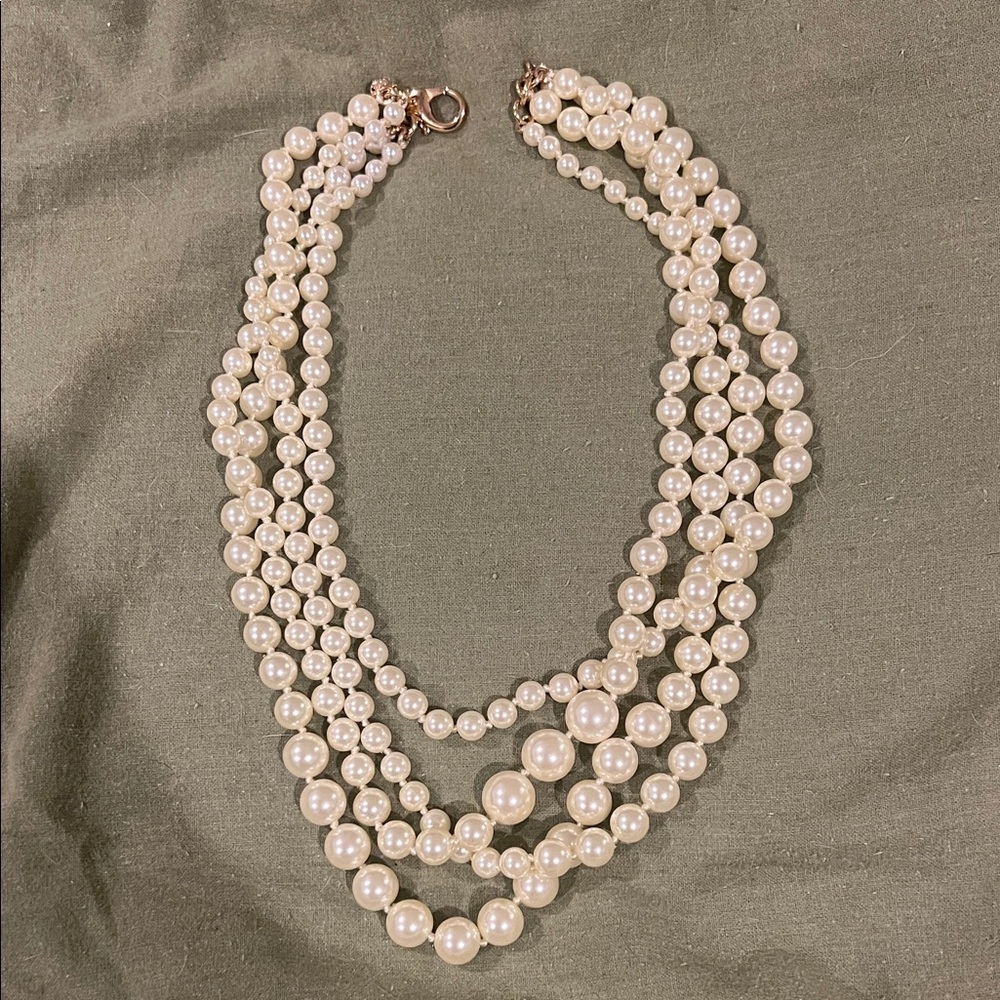 Elegant Pearl Necklace